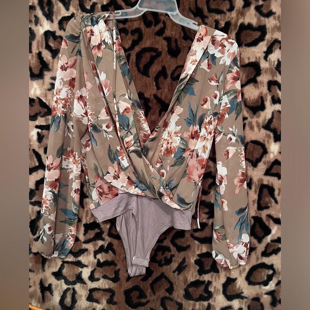 Floral bodysuit cute top